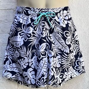 TRUNKS 5.5” Inseam Swim Trunks